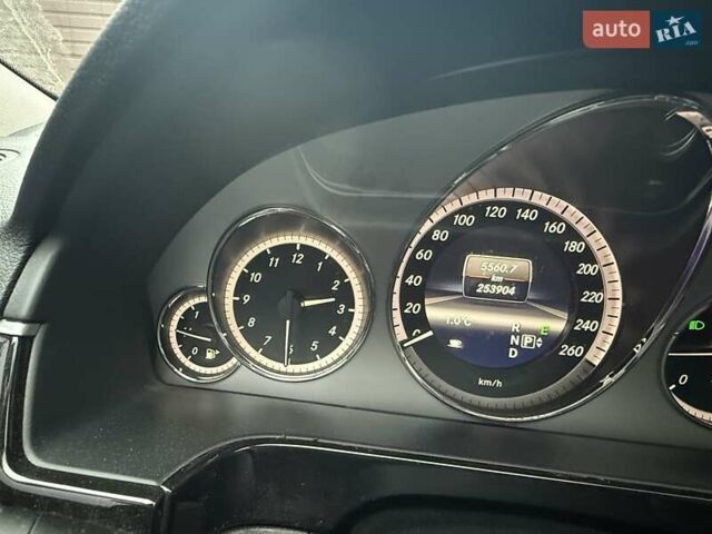 Черный Мерседес Е-Класс, объемом двигателя 2.2 л и пробегом 253 тыс. км за 18500 $, фото 10 на Automoto.ua