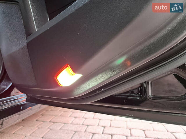 Черный Мерседес Е-Класс, объемом двигателя 2.14 л и пробегом 255 тыс. км за 14500 $, фото 29 на Automoto.ua