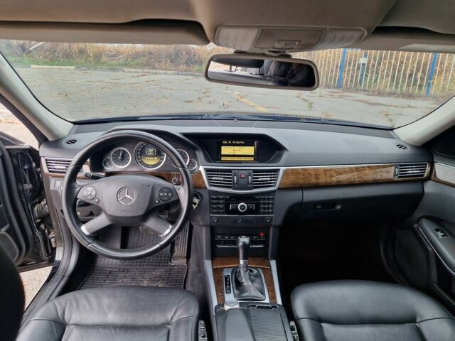 Черный Мерседес Е-Класс, объемом двигателя 1.8 л и пробегом 223 тыс. км за 9800 $, фото 12 на Automoto.ua