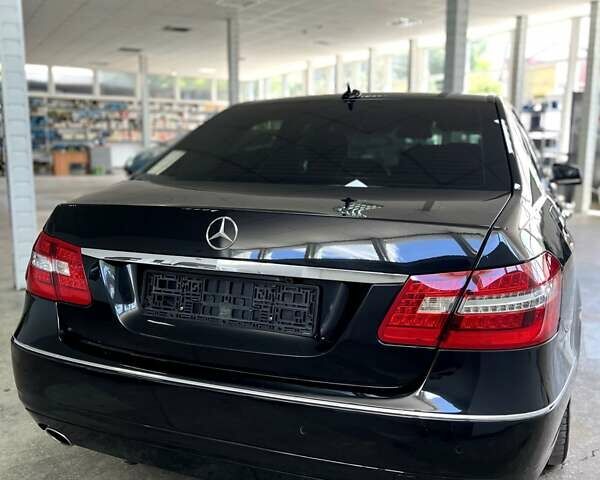 Мерседес Е-Класс 2012 в Тернополе на Automoto.ua Черный Мерседес Е-Класс, объемом двигателя 1.8 л и пробегом 280 тыс. км за 13990 $, фото 12 на Automoto.ua