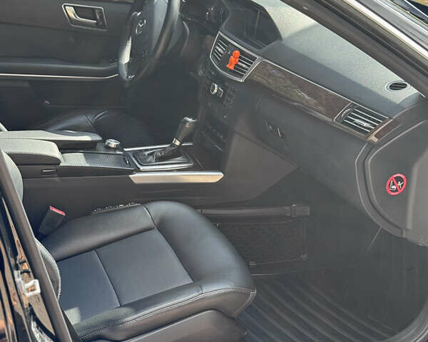 Мерседес Е-Клас 2012 у Вінниці на Automoto.ua Чорний Мерседес Е-Клас, об'ємом двигуна 1.8 л та пробігом 342 тис. км за 9600 $, фото 23 на Automoto.ua