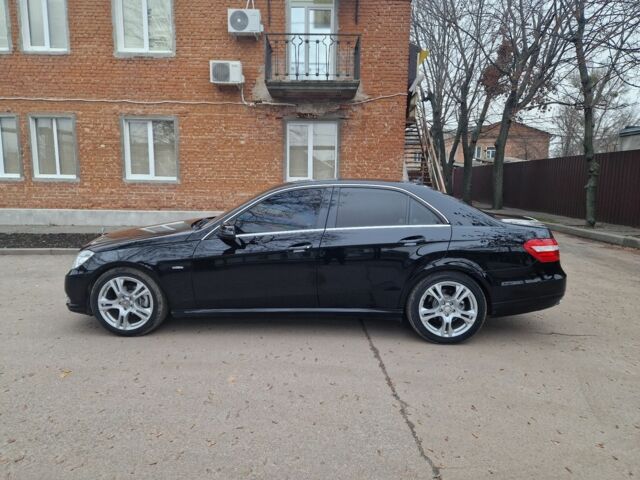 Черный Мерседес Е-Класс, объемом двигателя 1.8 л и пробегом 224 тыс. км за 10500 $, фото 6 на Automoto.ua