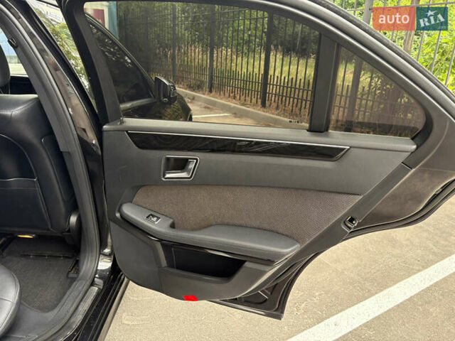 Чорний Мерседес Е-Клас, об'ємом двигуна 2.2 л та пробігом 393 тис. км за 14500 $, фото 11 на Automoto.ua