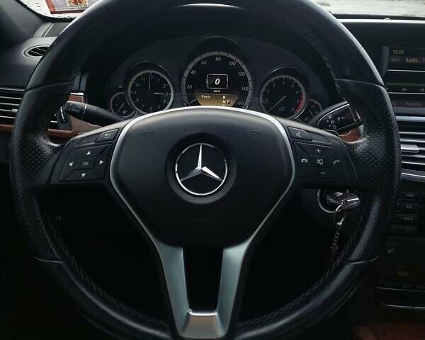 Черный Мерседес Е-Класс, объемом двигателя 3.5 л и пробегом 243 тыс. км за 16000 $, фото 10 на Automoto.ua