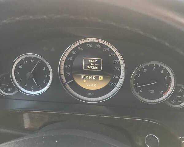 Черный Мерседес Е-Класс, объемом двигателя 1.8 л и пробегом 330 тыс. км за 8999 $, фото 10 на Automoto.ua