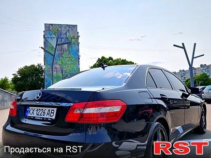 Черный Мерседес Е-Класс, объемом двигателя 1.8 л и пробегом 360 тыс. км за 9650 $, фото 2 на Automoto.ua