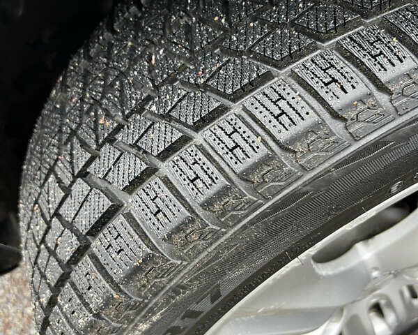 Черный Мерседес Е-Класс, объемом двигателя 1.8 л и пробегом 277 тыс. км за 10900 $, фото 24 на Automoto.ua