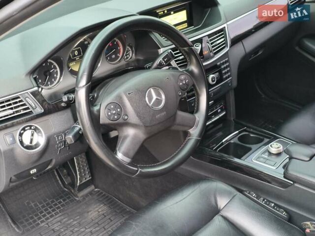 Черный Мерседес Е-Класс, объемом двигателя 2.99 л и пробегом 293 тыс. км за 13500 $, фото 25 на Automoto.ua