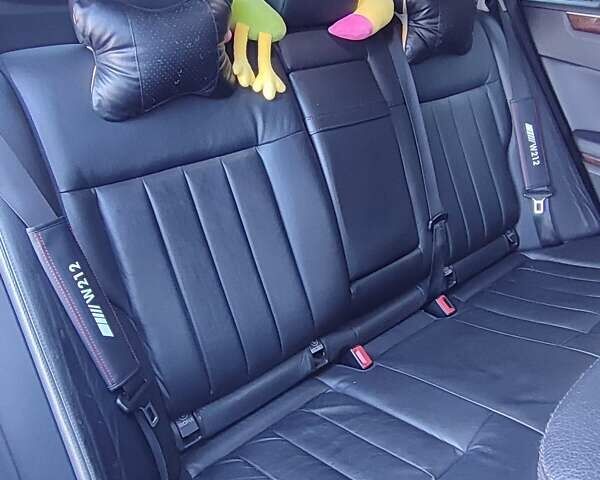 Мерседес Е-Класс 2012 в Умани на Automoto.ua Черный Мерседес Е-Класс, объемом двигателя 2.1 л и пробегом 338 тыс. км за 10999 $, фото 10 на Automoto.ua