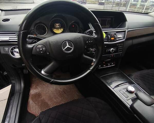 Чорний Мерседес Е-Клас, об'ємом двигуна 2.2 л та пробігом 377 тис. км за 11500 $, фото 9 на Automoto.ua