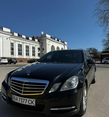 Черный Мерседес Е-Класс, объемом двигателя 2.2 л и пробегом 283 тыс. км за 15200 $, фото 16 на Automoto.ua