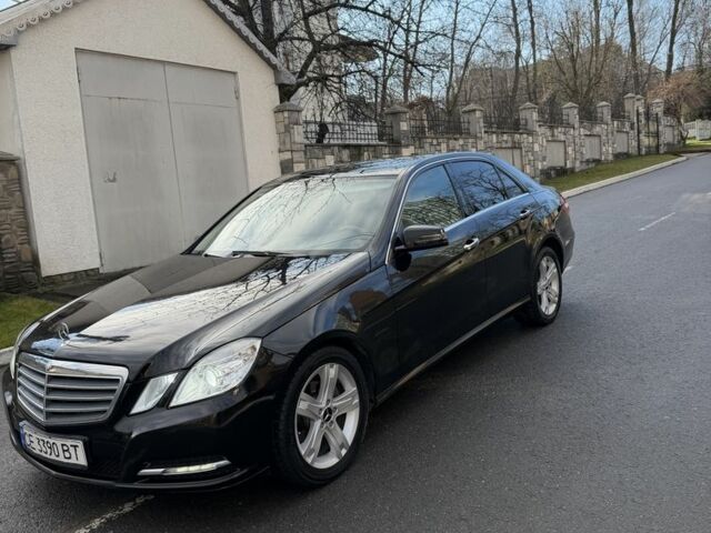 Черный Мерседес Е-Класс, объемом двигателя 2.1 л и пробегом 399 тыс. км за 8999 $, фото 1 на Automoto.ua