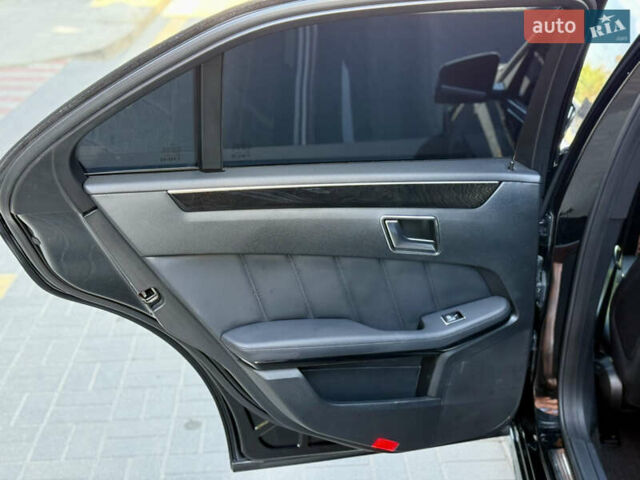 Черный Мерседес Е-Класс, объемом двигателя 2.2 л и пробегом 270 тыс. км за 14999 $, фото 7 на Automoto.ua