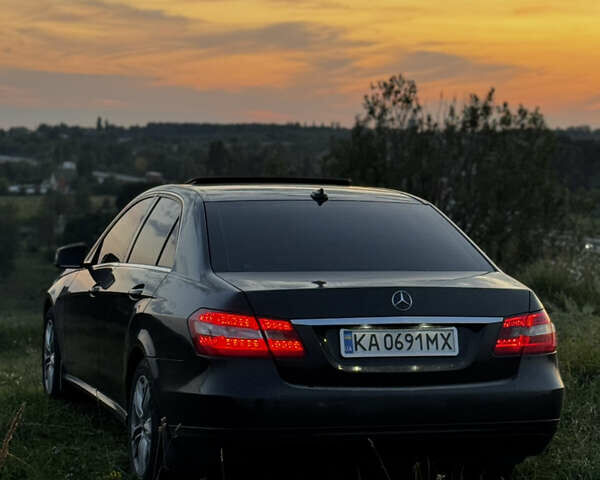 Мерседес Е-Класс 2012 в Киеве на Automoto.ua Черный Мерседес Е-Класс, объемом двигателя 2.2 л и пробегом 289 тыс. км за 12400 $, фото 3 на Automoto.ua