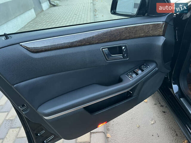 Черный Мерседес Е-Класс, объемом двигателя 2.14 л и пробегом 283 тыс. км за 12850 $, фото 14 на Automoto.ua