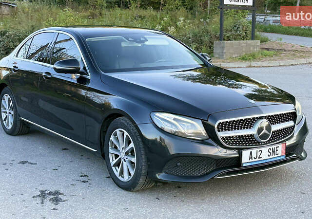 Чорний Мерседес Е-Клас, об'ємом двигуна 2.2 л та пробігом 249 тис. км за 19499 $, фото 34 на Automoto.ua