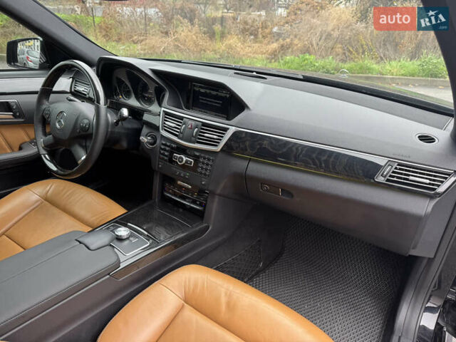 Черный Мерседес Е-Класс, объемом двигателя 2.2 л и пробегом 333 тыс. км за 13600 $, фото 24 на Automoto.ua