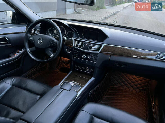 Черный Мерседес Е-Класс, объемом двигателя 2.14 л и пробегом 283 тыс. км за 12850 $, фото 21 на Automoto.ua