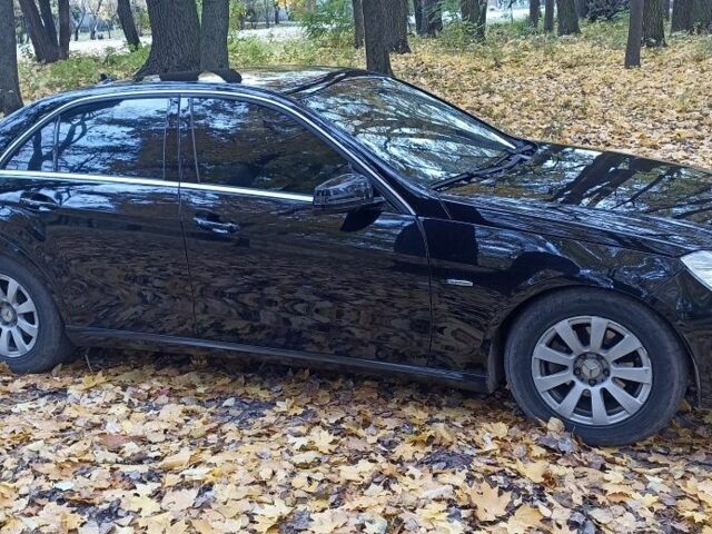 Черный Мерседес Е-Класс, объемом двигателя 1.8 л и пробегом 270 тыс. км за 8900 $, фото 5 на Automoto.ua