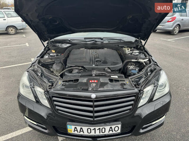 Черный Мерседес Е-Класс, объемом двигателя 2.2 л и пробегом 333 тыс. км за 13600 $, фото 33 на Automoto.ua