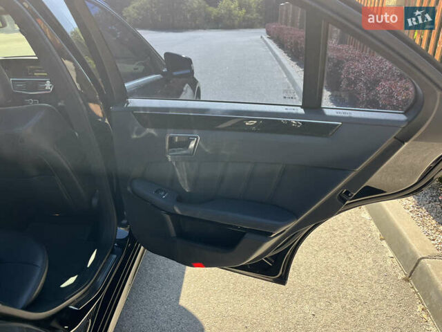 Чорний Мерседес Е-Клас, об'ємом двигуна 2.14 л та пробігом 334 тис. км за 13000 $, фото 5 на Automoto.ua