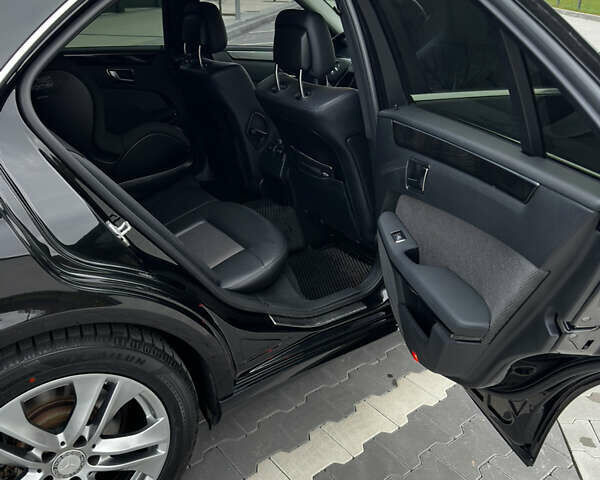 Черный Мерседес Е-Класс, объемом двигателя 2.2 л и пробегом 291 тыс. км за 13000 $, фото 18 на Automoto.ua