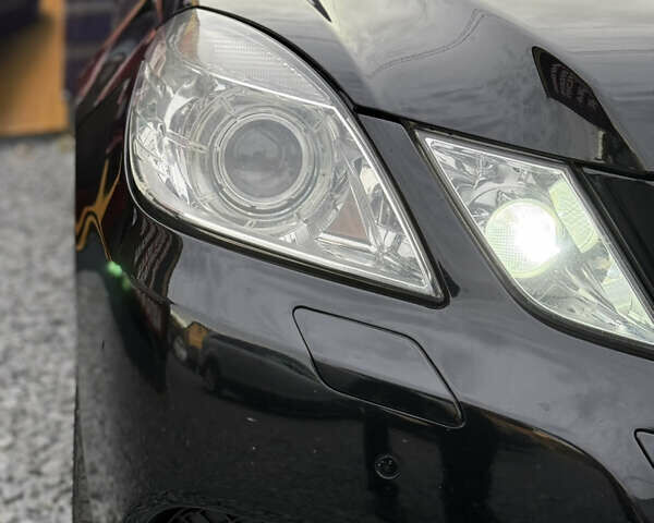 Черный Мерседес Е-Класс, объемом двигателя 2.2 л и пробегом 340 тыс. км за 12500 $, фото 9 на Automoto.ua