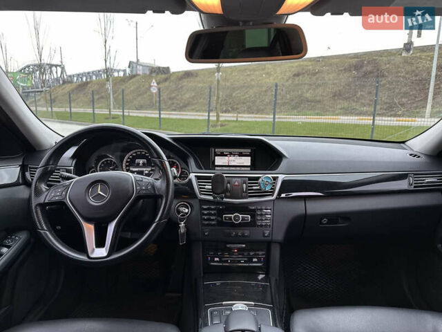 Черный Мерседес Е-Класс, объемом двигателя 2.2 л и пробегом 291 тыс. км за 13000 $, фото 12 на Automoto.ua