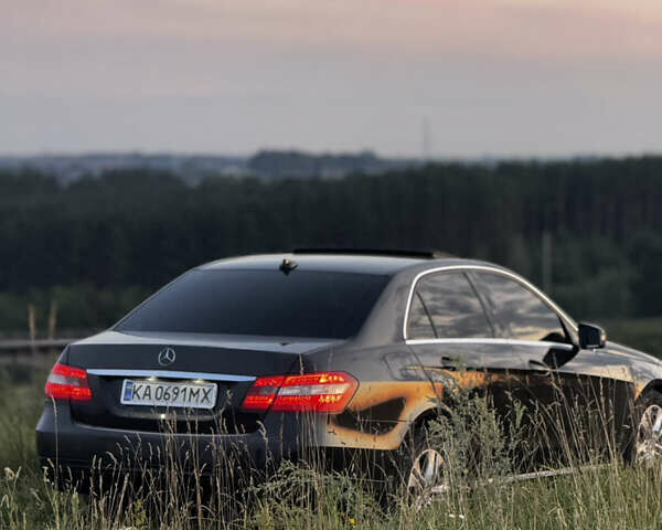 Мерседес Е-Класс 2012 в Киеве на Automoto.ua Черный Мерседес Е-Класс, объемом двигателя 2.2 л и пробегом 289 тыс. км за 12400 $, фото 4 на Automoto.ua