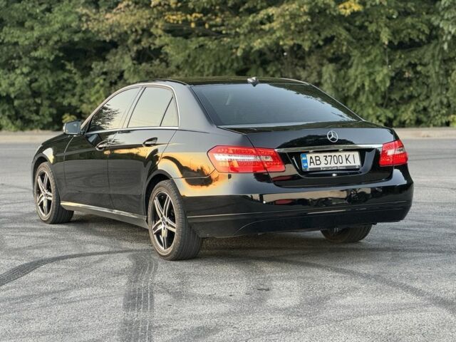 Черный Мерседес Е-Класс, объемом двигателя 2.2 л и пробегом 210 тыс. км за 15000 $, фото 7 на Automoto.ua