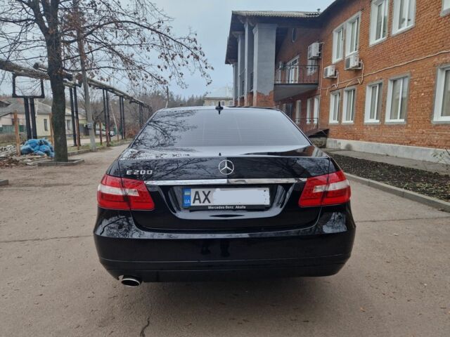 Черный Мерседес Е-Класс, объемом двигателя 1.8 л и пробегом 224 тыс. км за 10500 $, фото 4 на Automoto.ua