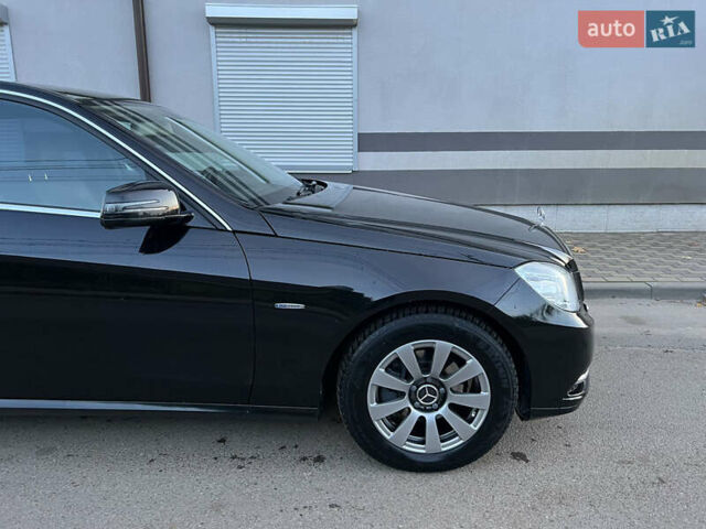 Черный Мерседес Е-Класс, объемом двигателя 2.14 л и пробегом 283 тыс. км за 12850 $, фото 2 на Automoto.ua