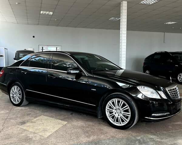 Мерседес Е-Класс 2012 в Тернополе на Automoto.ua Черный Мерседес Е-Класс, объемом двигателя 1.8 л и пробегом 280 тыс. км за 13990 $, фото 5 на Automoto.ua