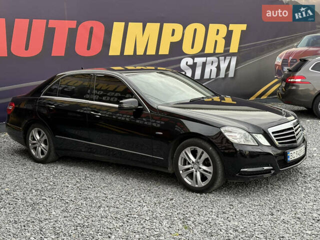 Черный Мерседес Е-Класс, объемом двигателя 2.2 л и пробегом 340 тыс. км за 12500 $, фото 1 на Automoto.ua