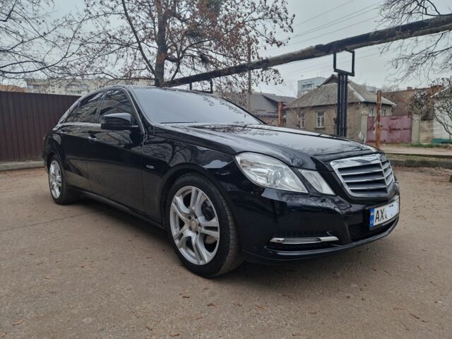 Черный Мерседес Е-Класс, объемом двигателя 1.8 л и пробегом 224 тыс. км за 10500 $, фото 2 на Automoto.ua