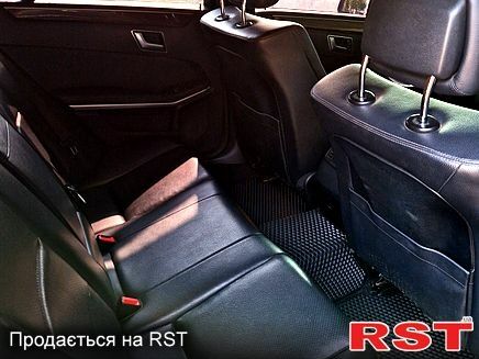 Черный Мерседес Е-Класс, объемом двигателя 1.8 л и пробегом 360 тыс. км за 9650 $, фото 5 на Automoto.ua