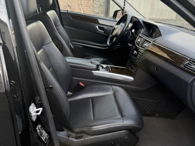 Черный Мерседес Е-Класс, объемом двигателя 2.1 л и пробегом 399 тыс. км за 8999 $, фото 16 на Automoto.ua