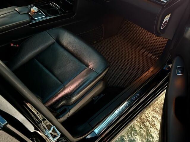 Черный Мерседес Е-Класс, объемом двигателя 2.1 л и пробегом 400 тыс. км за 301 $, фото 5 на Automoto.ua