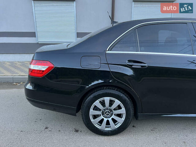 Черный Мерседес Е-Класс, объемом двигателя 2.14 л и пробегом 283 тыс. км за 12850 $, фото 3 на Automoto.ua