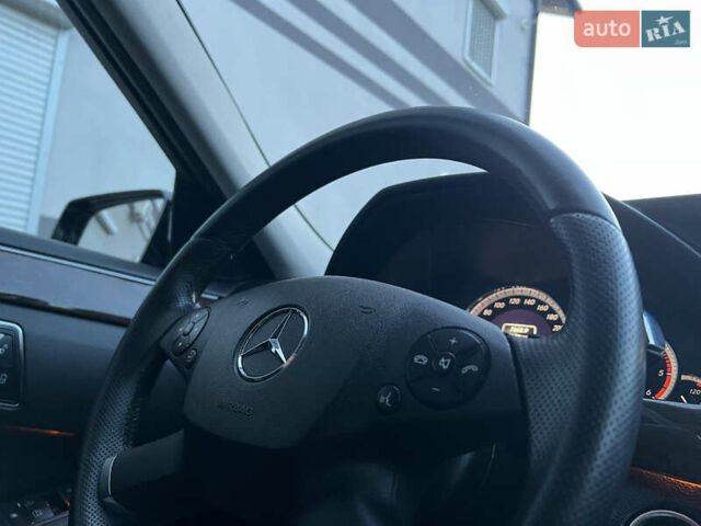 Черный Мерседес Е-Класс, объемом двигателя 2.14 л и пробегом 283 тыс. км за 12850 $, фото 28 на Automoto.ua