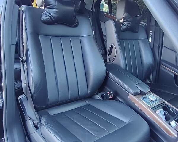 Мерседес Е-Класс 2012 в Умани на Automoto.ua Черный Мерседес Е-Класс, объемом двигателя 2.1 л и пробегом 338 тыс. км за 10999 $, фото 11 на Automoto.ua