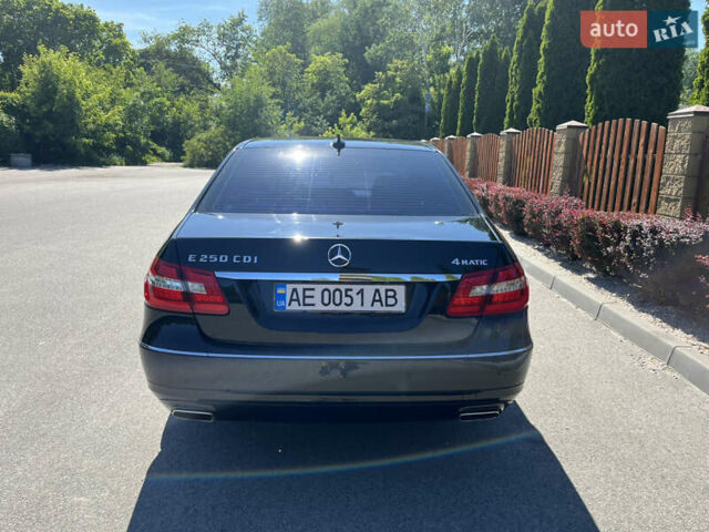 Чорний Мерседес Е-Клас, об'ємом двигуна 2.14 л та пробігом 334 тис. км за 13000 $, фото 3 на Automoto.ua