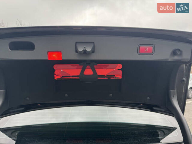 Черный Мерседес Е-Класс, объемом двигателя 2.2 л и пробегом 333 тыс. км за 13600 $, фото 36 на Automoto.ua