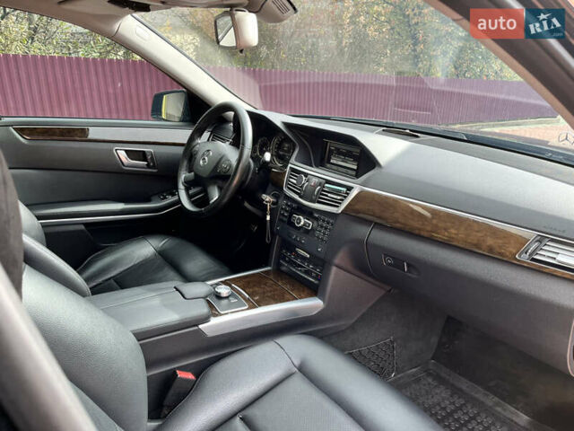 Черный Мерседес Е-Класс, объемом двигателя 2.14 л и пробегом 255 тыс. км за 14500 $, фото 80 на Automoto.ua