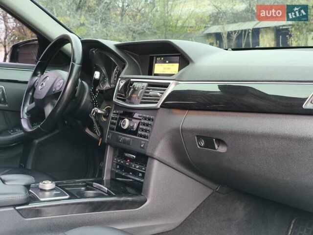 Черный Мерседес Е-Класс, объемом двигателя 2.99 л и пробегом 293 тыс. км за 13500 $, фото 29 на Automoto.ua