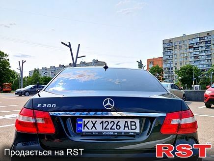 Черный Мерседес Е-Класс, объемом двигателя 1.8 л и пробегом 360 тыс. км за 9650 $, фото 1 на Automoto.ua