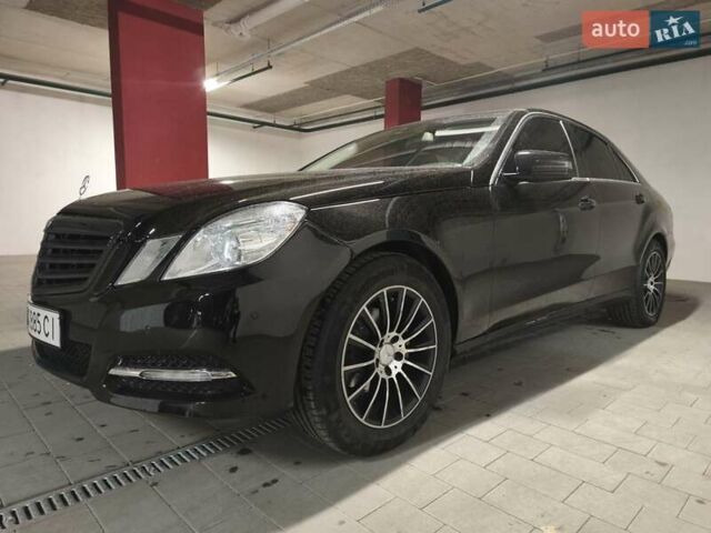 Чорний Мерседес Е-Клас, об'ємом двигуна 2.2 л та пробігом 377 тис. км за 11500 $, фото 2 на Automoto.ua