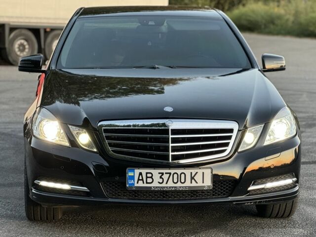 Черный Мерседес Е-Класс, объемом двигателя 2.2 л и пробегом 210 тыс. км за 15000 $, фото 4 на Automoto.ua