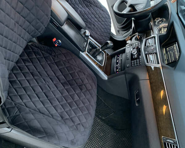 Черный Мерседес Е-Класс, объемом двигателя 2.2 л и пробегом 370 тыс. км за 12700 $, фото 21 на Automoto.ua