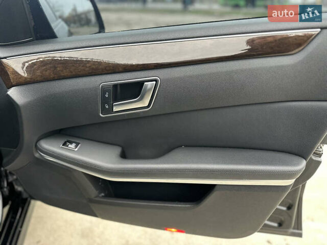 Черный Мерседес Е-Класс, объемом двигателя 1.8 л и пробегом 257 тыс. км за 12500 $, фото 14 на Automoto.ua